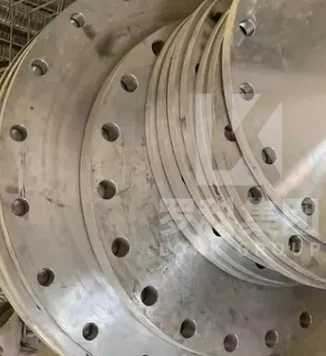 A flange feita sob encomenda da liga de níquel do cobre N04400 para o equipamento da indústria petroquímica forjou a flange de Monel 400